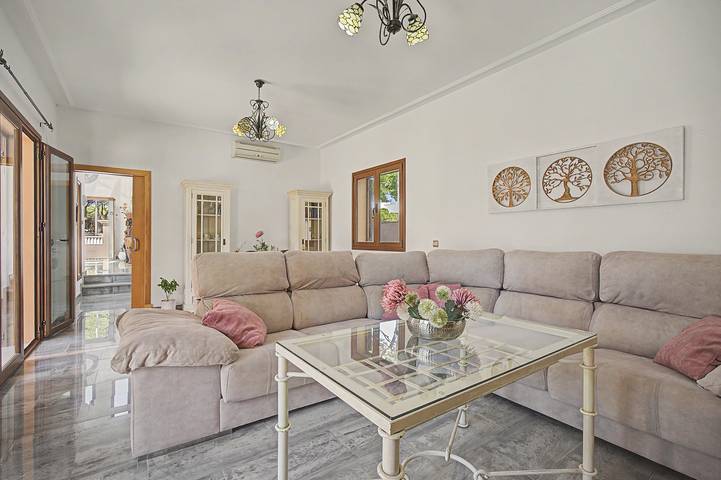 Ferienhaus 'Villa Brasilia' mit privatem Pool, WLAN und Klimaanlage in Playa La Barrosa, Chiclana de la Frontera
