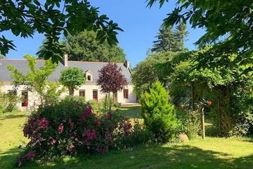 Gîte pour 12 personnes, avec jardin et sauna à Rigny-Ussé