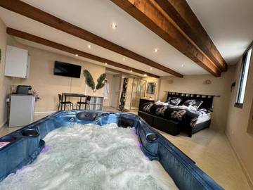 Hôtel pour 2 personnes, avec jacuzzi à Lunel