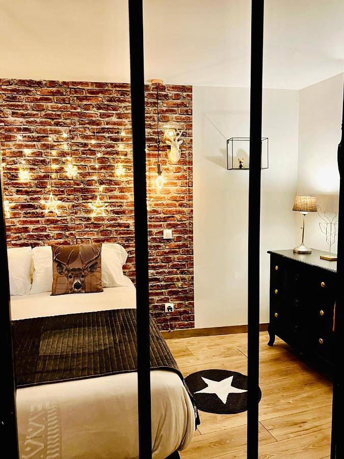 Maison d’hôte pour 2 personnes, avec Jacuzzi et Terrasse ainsi que Jardin et Vue à Calais