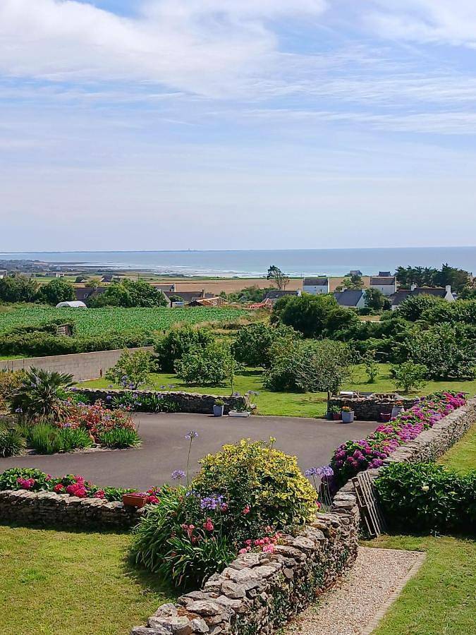 Location de vacances pour 4 personnes, avec vue et jardin, animaux acceptés à Plozévet - 2