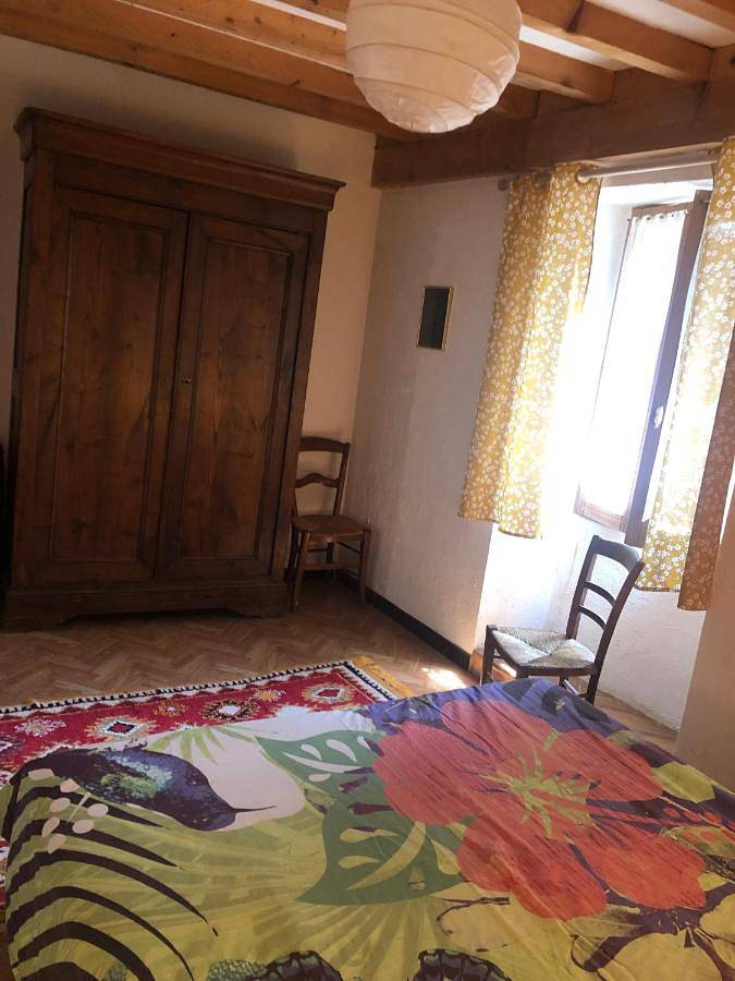 Location de vacances pour 8 personnes, avec vue ainsi que piscine et jardin, animaux acceptés à Serralongue - 4