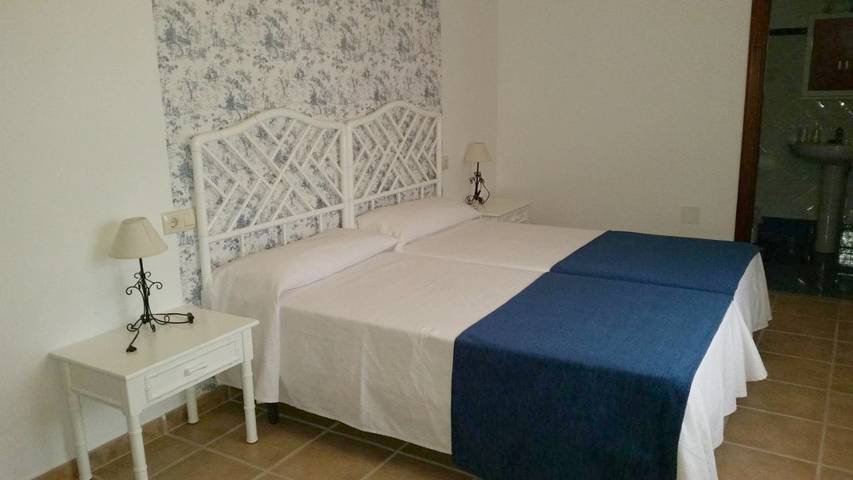 Casa rural para 18 personas, con jardín además de vistas y piscina, Se admiten mascotas en Sierra Sur Jaen - 2