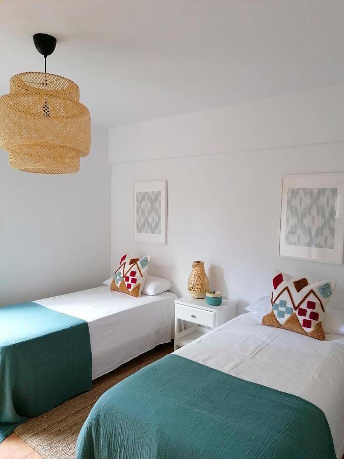 Apartamento para 3 personas, con terraza además de vistas y jardín en Playa de las Burras