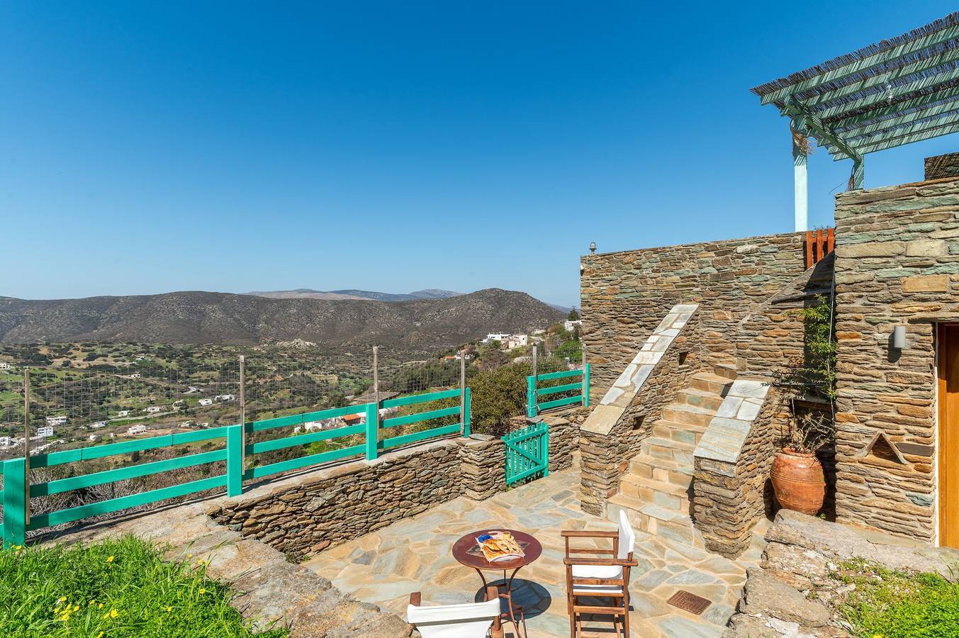 Ferienhaus 'Archontiko Keli' mit Bergblick, Wi-Fi und Klimaanlage in Andros