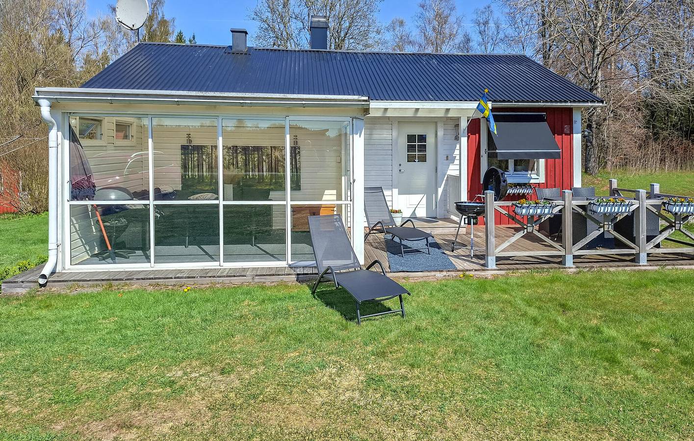 Ferienhaus für 4 Personen mit Terrasse in Sjötofta, Västergötland