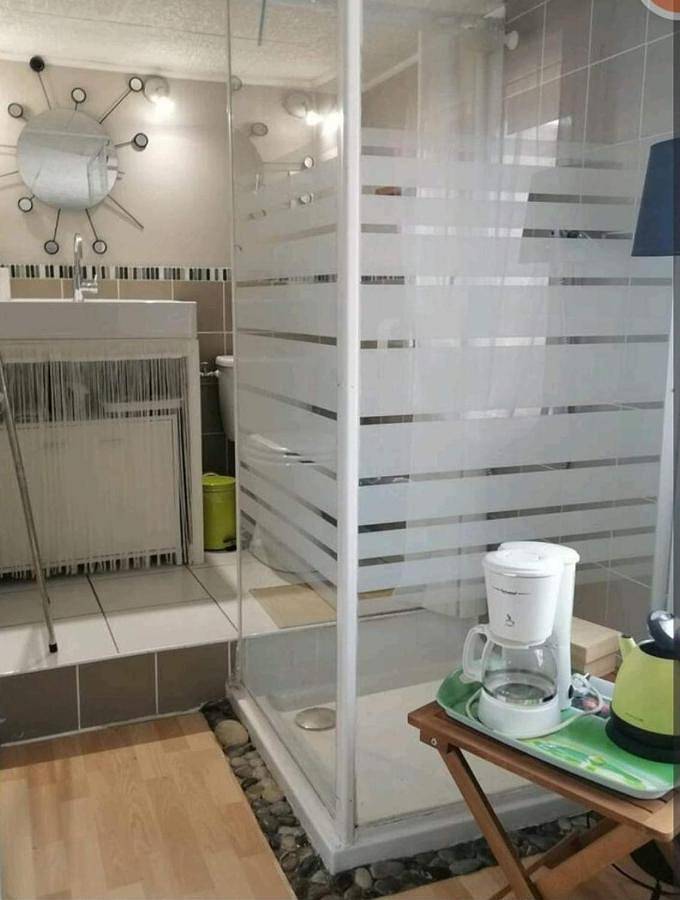 Gîte pour 2 personnes, avec terrasse et vue à Belgentier - 3