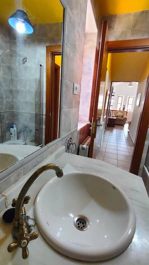 Casa rural para 13 personas, con Balcón y Terraza además de Jardín y Vistas en Felechosa - 4