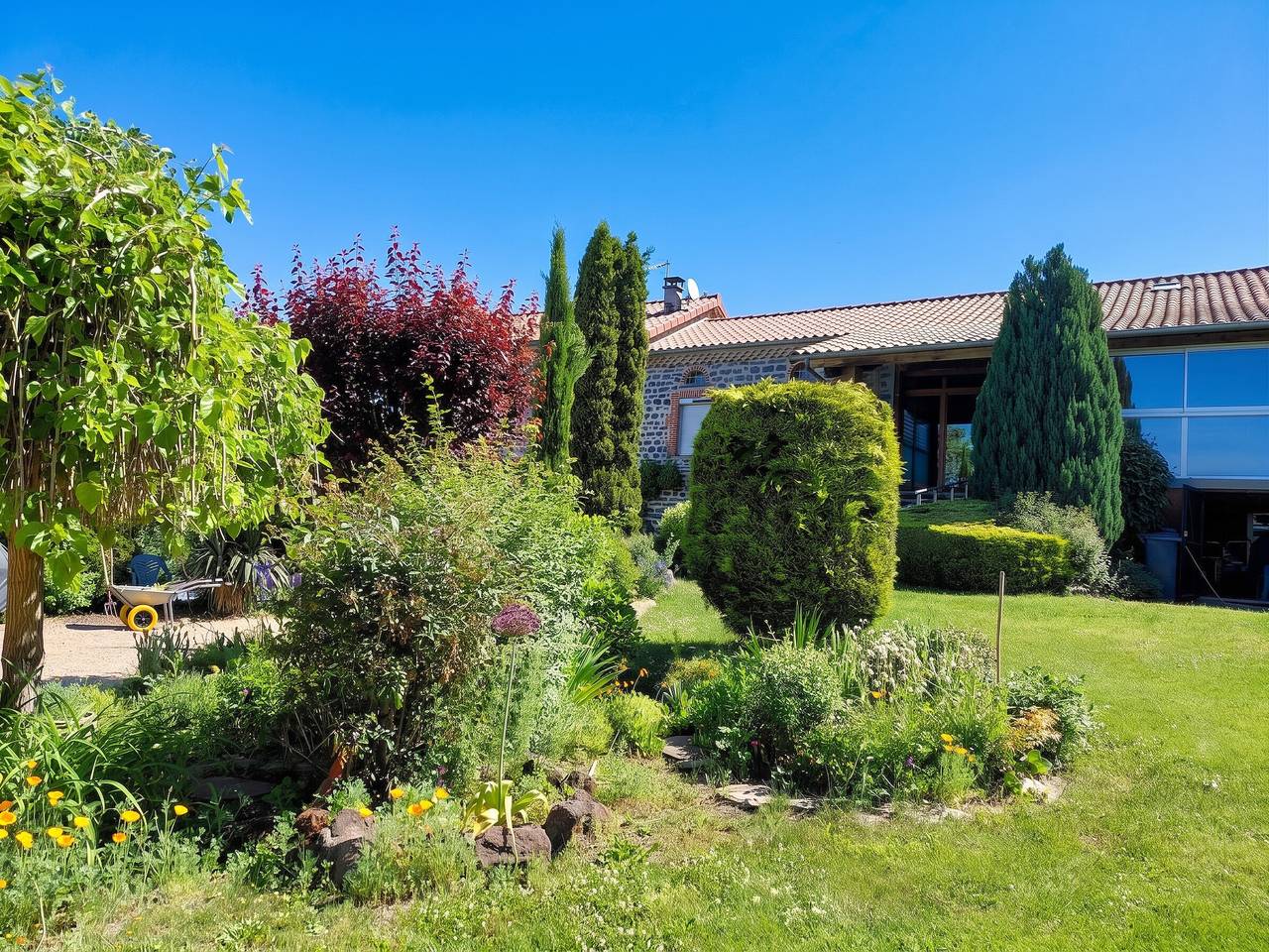 Charmante maison avec piscine privée à Siaugues-Sainte-Marie in Siaugues-Sainte-Marie, Haute-Loire