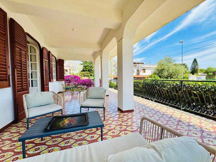 Villa per 8 persone, con giardino e panorama a Mondello