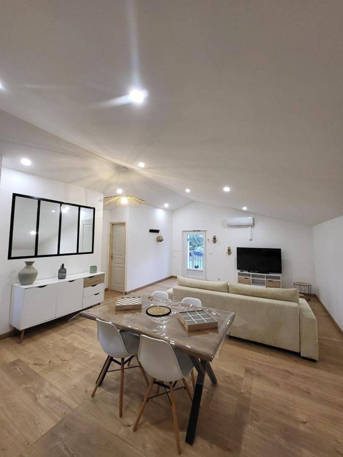 Gîte pour 4 personnes, avec balcon ainsi que vue et jardin à Saint-Martin-de-Brômes - 2