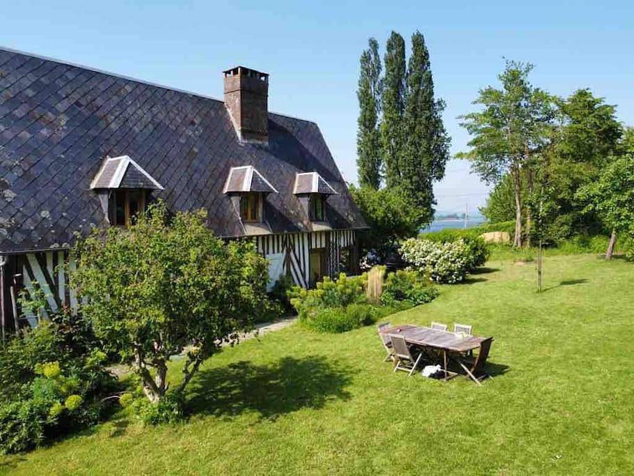 Six-Bedroom House in Vatteville-la-Rue, Région de Rouen
