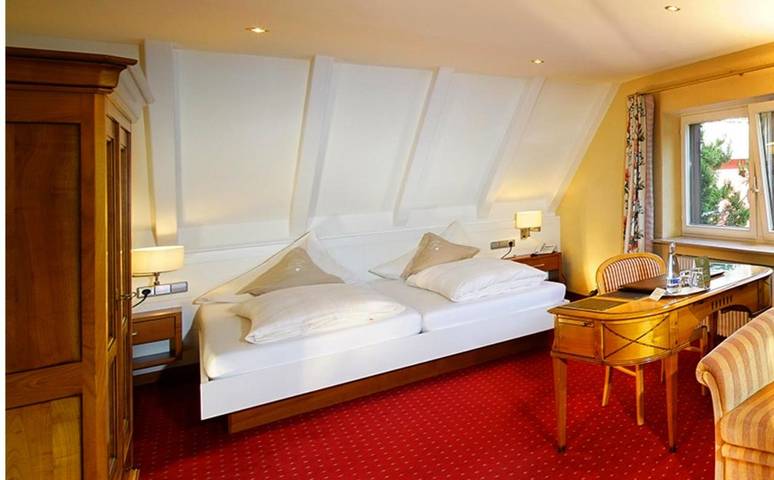 Hotel für 2 Personen, mit Ausblick und Pool sowie Sauna und Garten in Durbach - 4