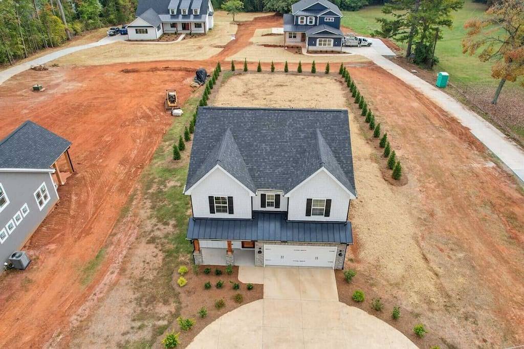 Cozy & Immaculate 4-Br Modern Farmhouse Retreat! in Gaston County