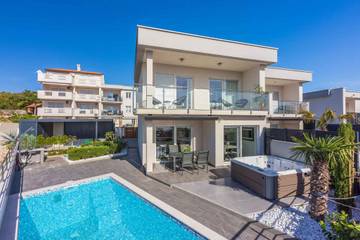 Ferienhaus für 4 Personen, mit Balkon und Garten, mit Haustier in Crikvenica