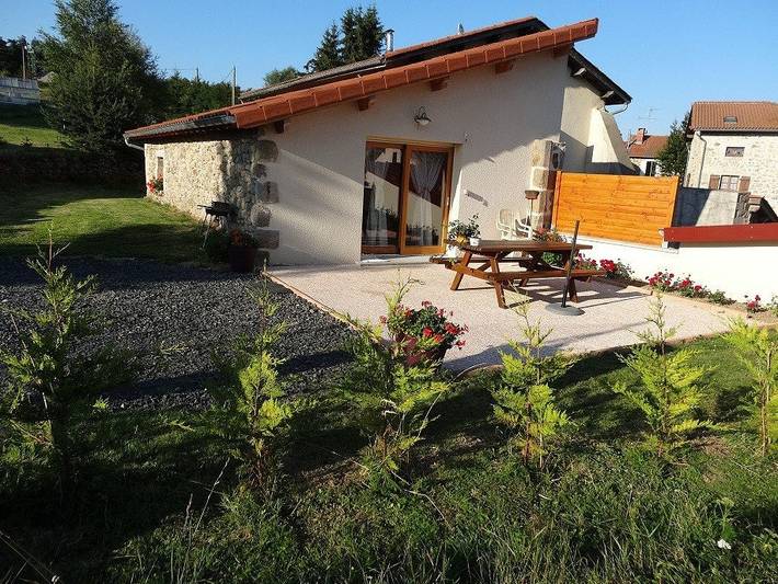 Gîte pour 4 personnes, avec jardin et terrasse dans Parc Naturel Régional Livradois-Forez - 2