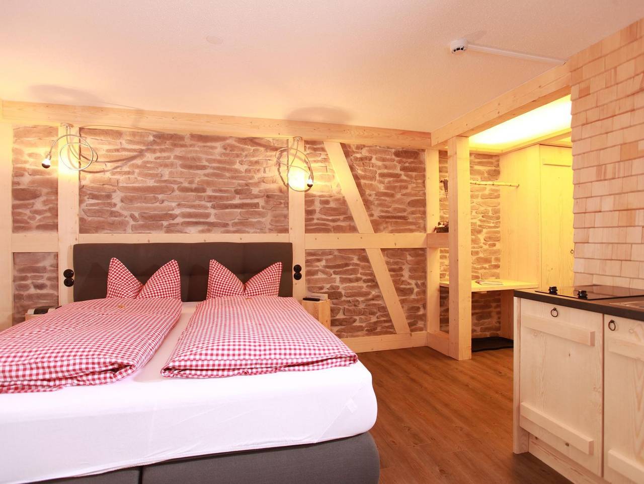 Ganze Ferienwohnung, Landhaus Bromm - Fewo Bergsteiger /2 Schlafräume/Dusche, Wc in Riezlern, Mittelberg