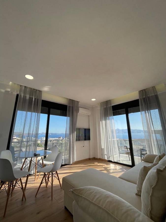 Appart’hôtel pour 2 personnes, avec Balcon et Terrasse ainsi que Jardin et Vue