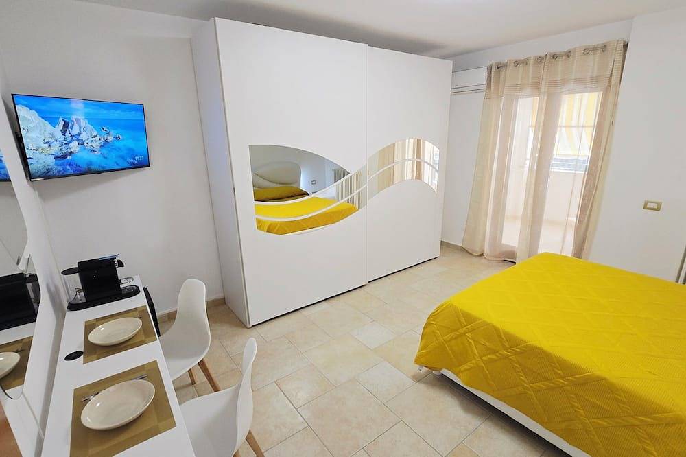 Mava Rooms, breakfast included, 300mt from the sea and 800 from the center in Vieste, Gargano