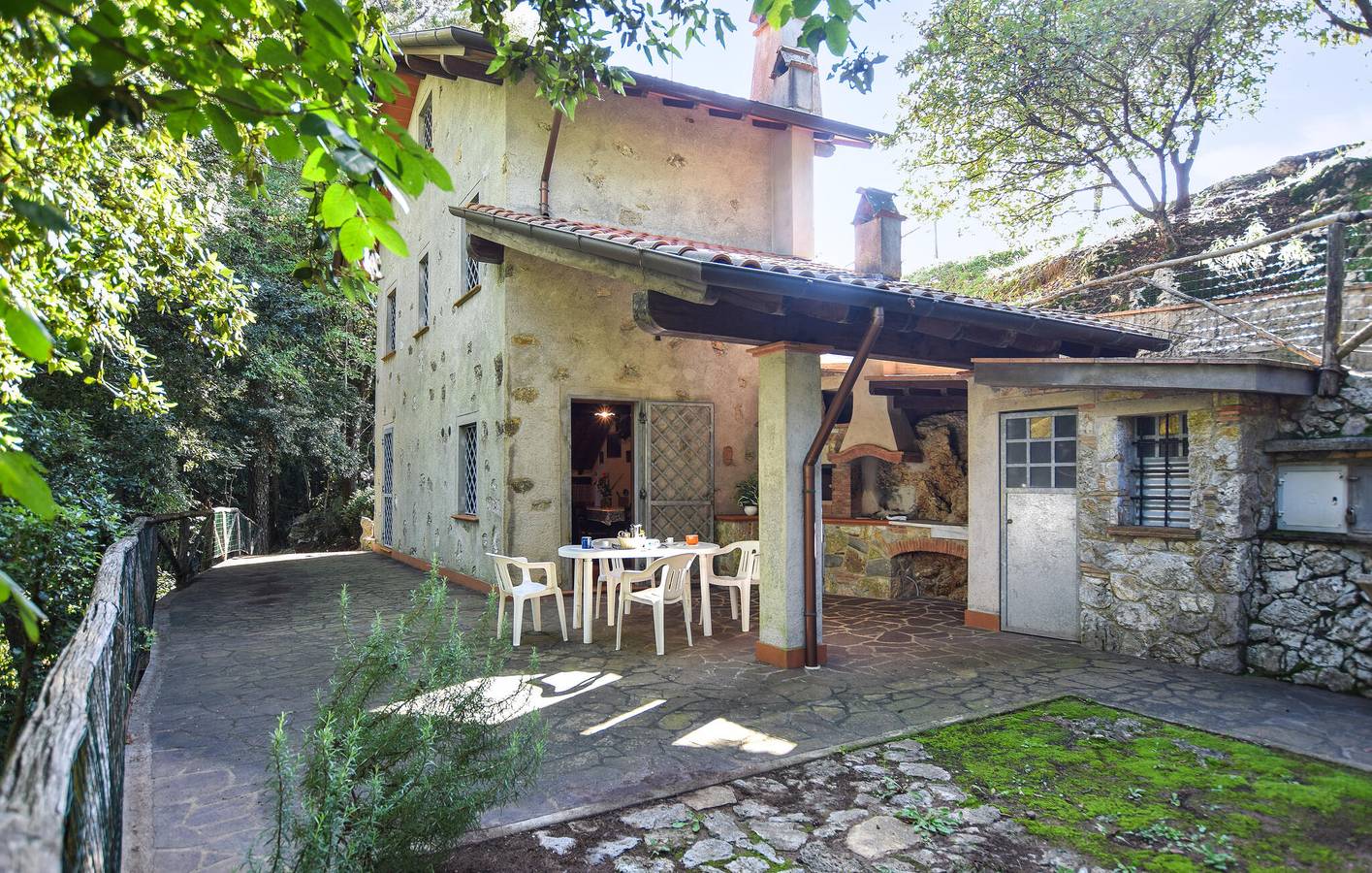 Riverside Retreat mit Garten und Gasherd - 400m bis Lucese in Camaiore, Italienische Riviera