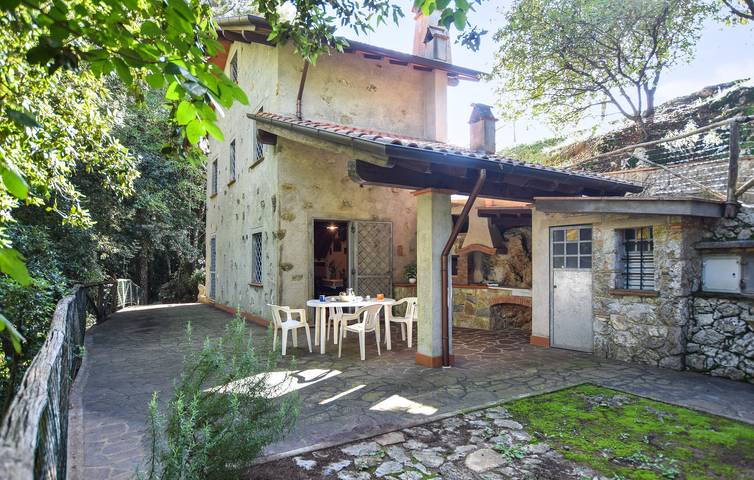Retraite en bord de mer avec jardin et plaque de cuisson au gaz - 400 m de Lucese in Camaiore, Riviera Italienne
