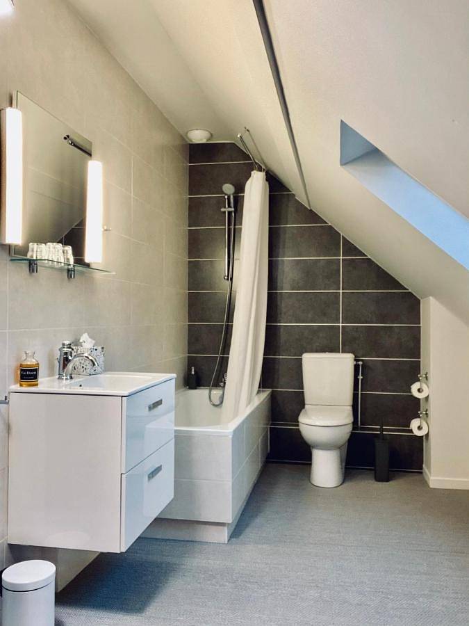 Economy Double Room in Senlis, Oise