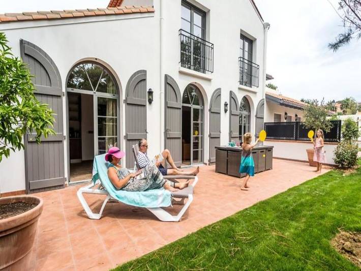 Gîte pour 8 personnes, avec terrasse et piscine, animaux acceptés dans Plage La Milady - 4