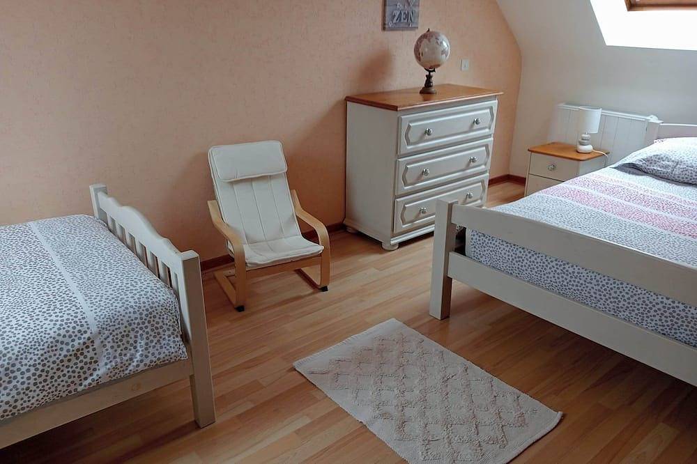 Pequeña y encantadora casa de campo La Maison Du Bonheur in Mégrit, Región de Dinan