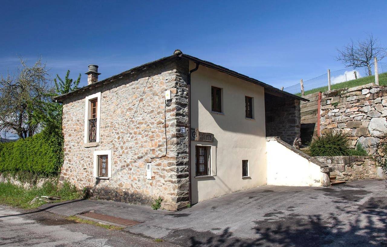 Casa de Aldea Vache in Tineo, Costa Verde