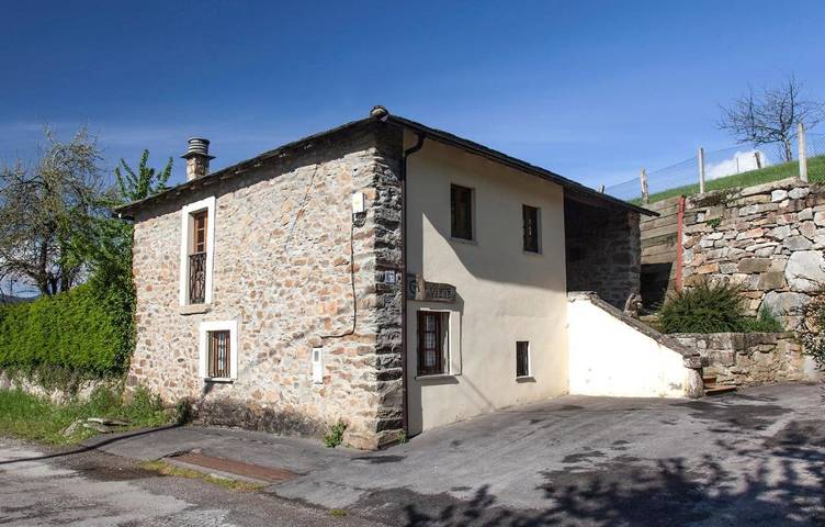 Casa rural para 5 personas, con vistas y jardín en Comarca del Narcea - 4
