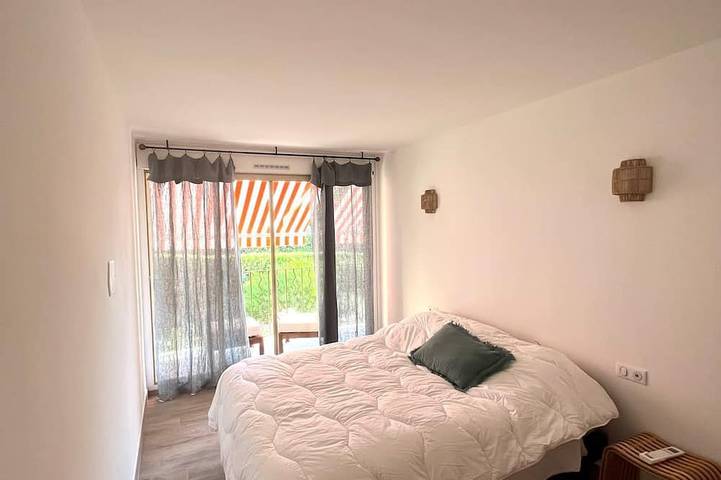 Appartement entier, Superbe appartement à 10 minutes à pieds de la plage et de la place des Lices in Saint-Tropez, Côte méditerranéenne (France)