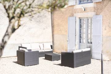 Gîte pour 5 personnes, avec terrasse et piscine ainsi que jardin et jacuzzi à Montamisé