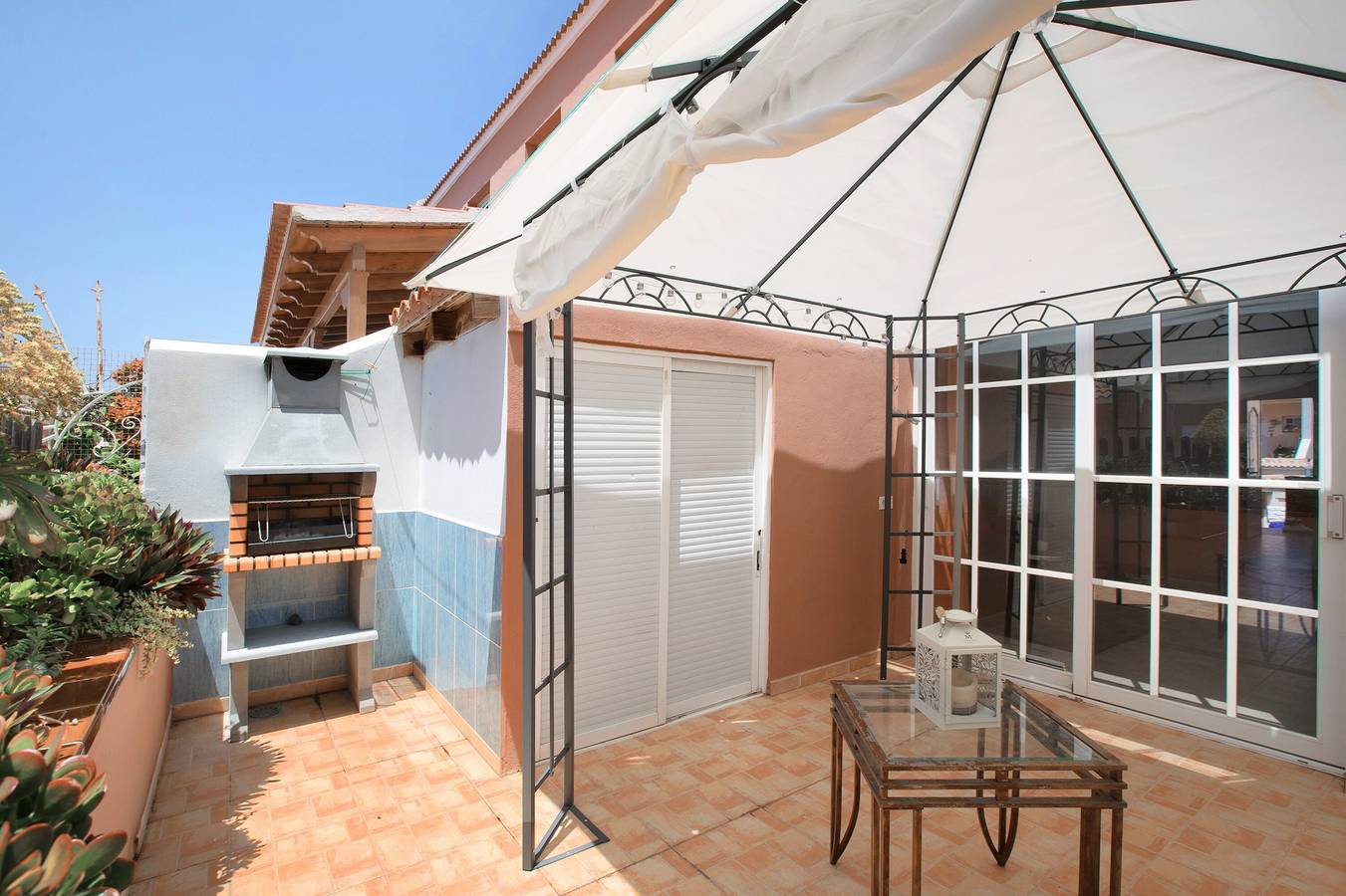Villa 'Lomada' con terraza privada, balcón y Wi-Fi in Castro (Spain), Granadilla de Abona