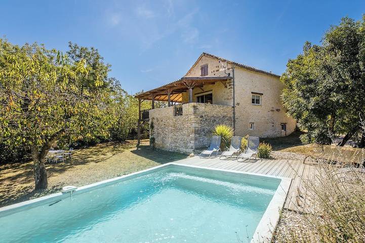 Location de vacances pour 10 personnes, avec jardin et terrasse à Villesèque