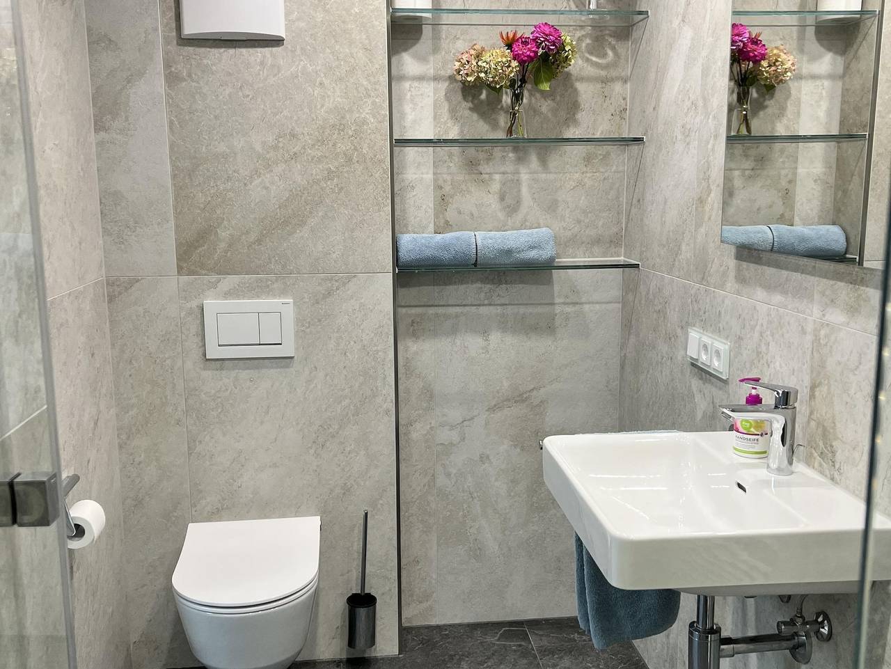 Ganze Ferienwohnung, Haus Alpenblick - Familie Schuster - Ferienwohnung Og mit 1 Schlafraum in Hirschegg Kleinwalsertal, Mittelberg