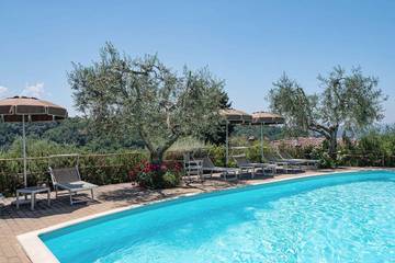 Cottage pour 3 personnes, avec jardin et terrasse à Poggibonsi