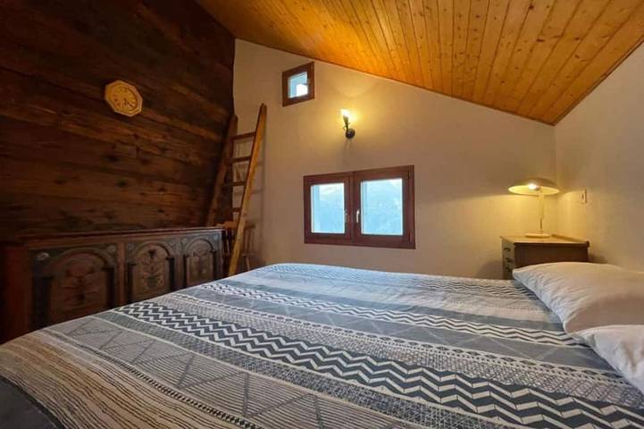 Ganze Wohnung, Dreizimmerwohnung mit Bergblick und Garten (Santorini) in Faido, Lepontinische Alpen