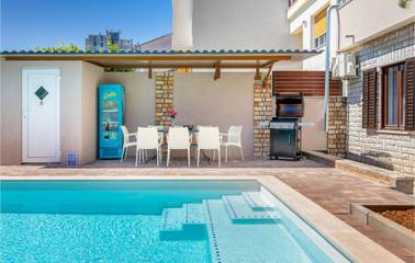 Appartement voor 10 Personen in Pula-Medulin, Pula, Afbeelding 2