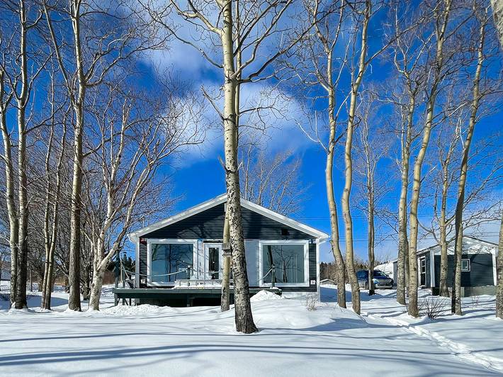 Oceanfront Retreat with Sauna & Bay Views in Newfoundland