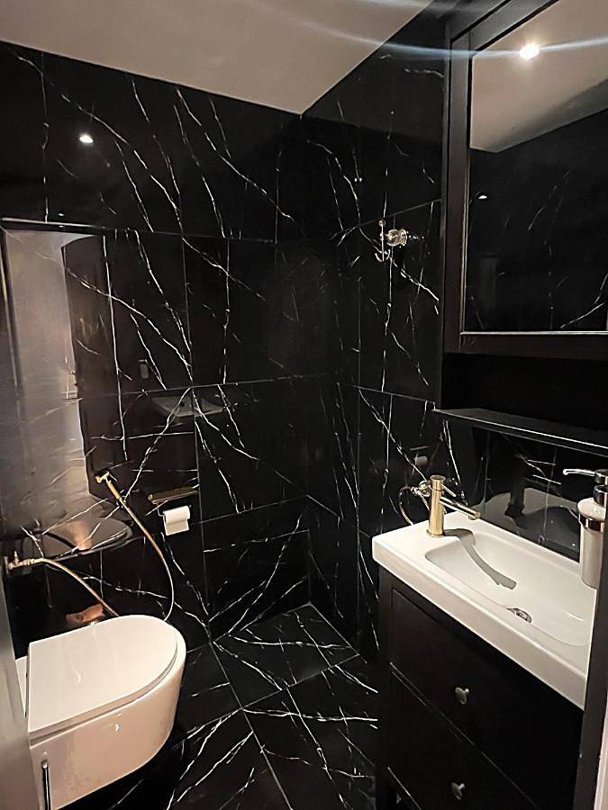 Appartement entier, Two-Bedroom Deluxe Apartment with Balcony in Garches, Hauts-de-Seine