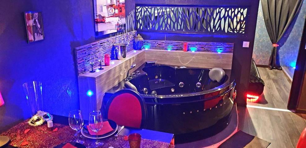 Gîte pour 2 personnes, avec jacuzzi et terrasse à Roanne - 3