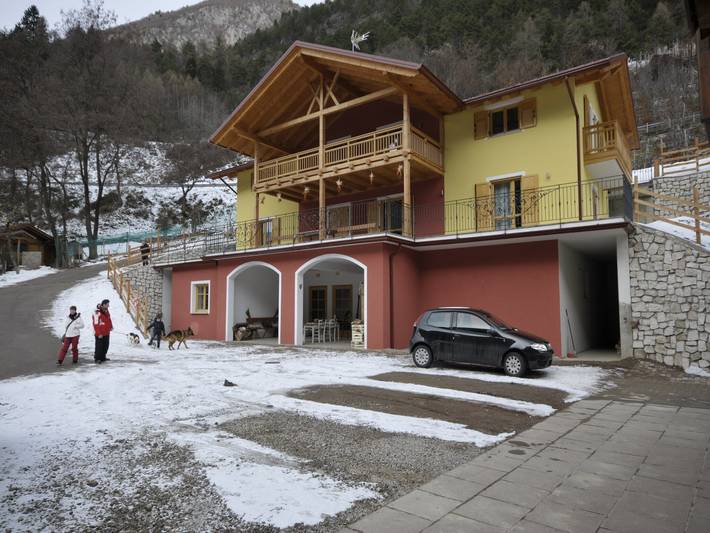 Appartamento vacanze per 6 persone, con Balcone e Giardino nonché Piscina e Sauna in Trentino