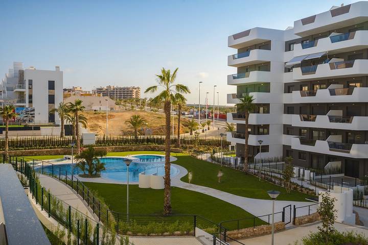 Gîte pour 4 personnes, avec terrasse ainsi que piscine et jacuzzi, adapté aux familles à Elche - 4