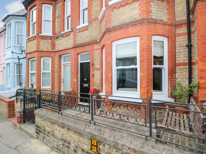 Holiday home for 10 people, with garden in Broadstairs