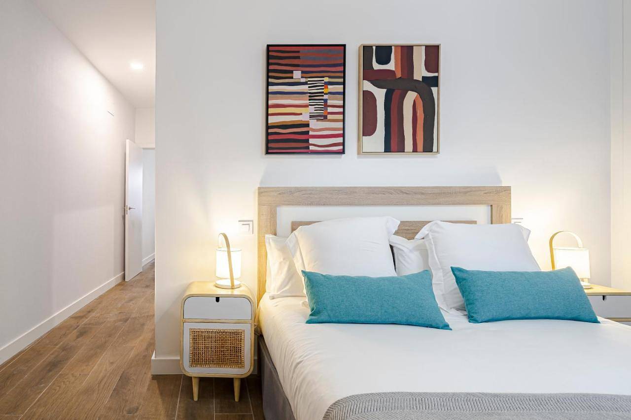 Apartment with Terrace in Tetuán, Madrid