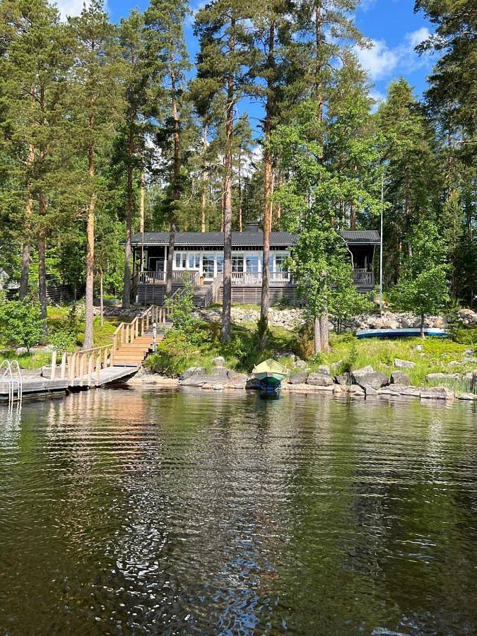 Luxury Beach house Villa Vaahtoranta on the lake shore in Kuopio, Kallavesi