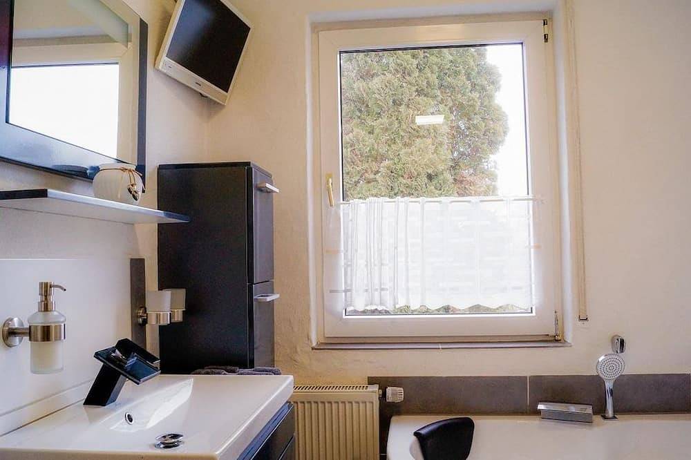 4-Bett-Ferienwohng.Kleiner Onkel, Bad m.Whirlpool - Apartments Lilienhof in Burg Eltz, Münstermaifeld