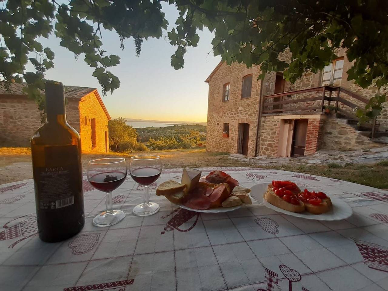 Appartamento intero, Renovierte Wohnung in Passignano sul Trasimeno, Lago Trasimeno