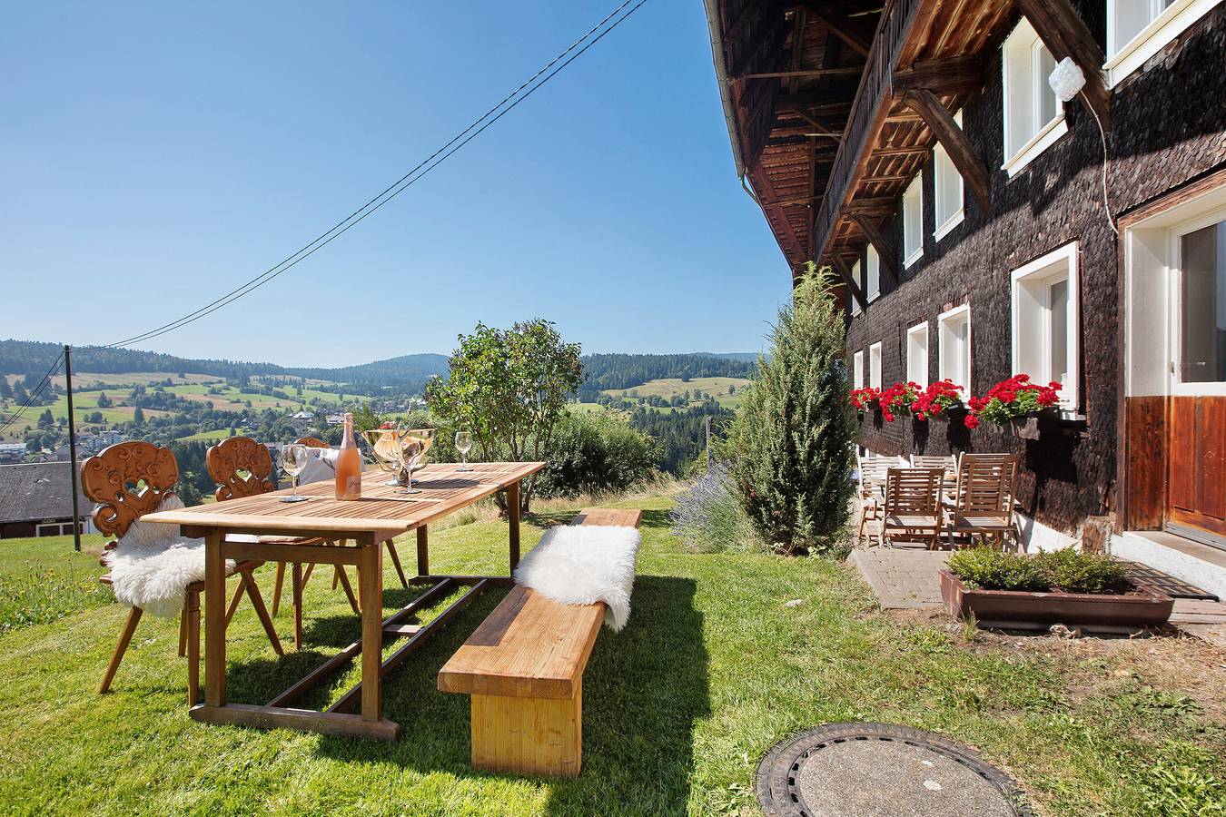 Ferienhaus 'Black Forest Woods' mit Bergblick, privater Terrasse und Wlan in Suedlicher Schwarzwald, Bernau im Schwarzwald