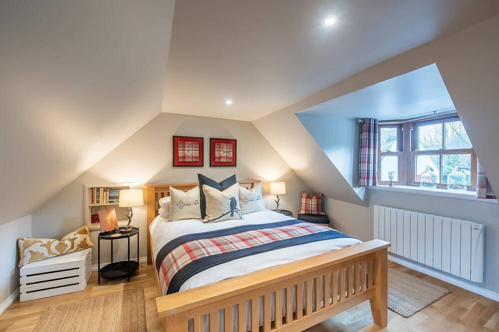 Cosy and Quaint One Bedroom Cottage at the Foot of Loch Ness in Drumnadrochit, Highlands